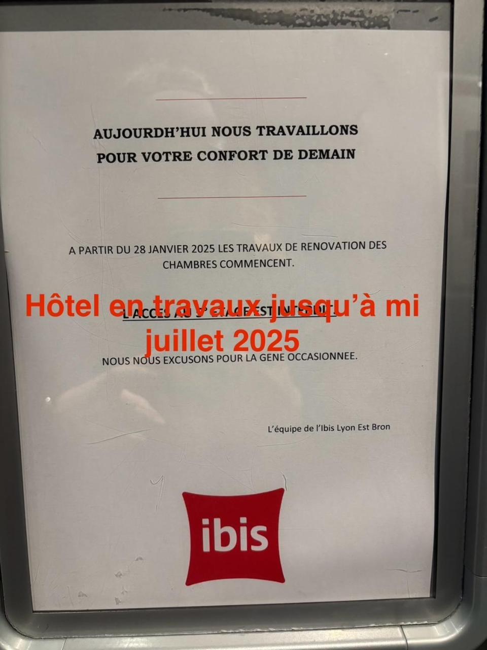 Ibis Lyon Est Bron Hotell Eksteriør bilde