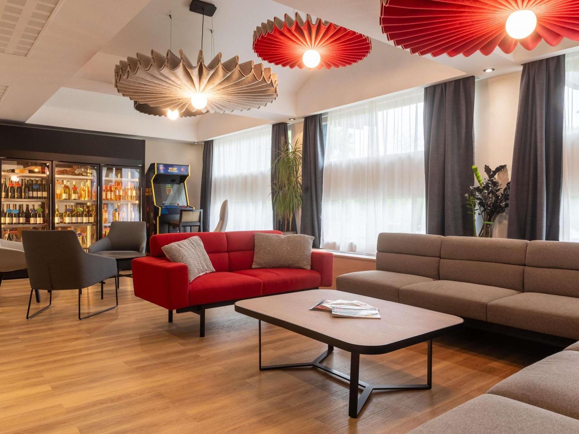 Ibis Lyon Est Bron Hotell Eksteriør bilde