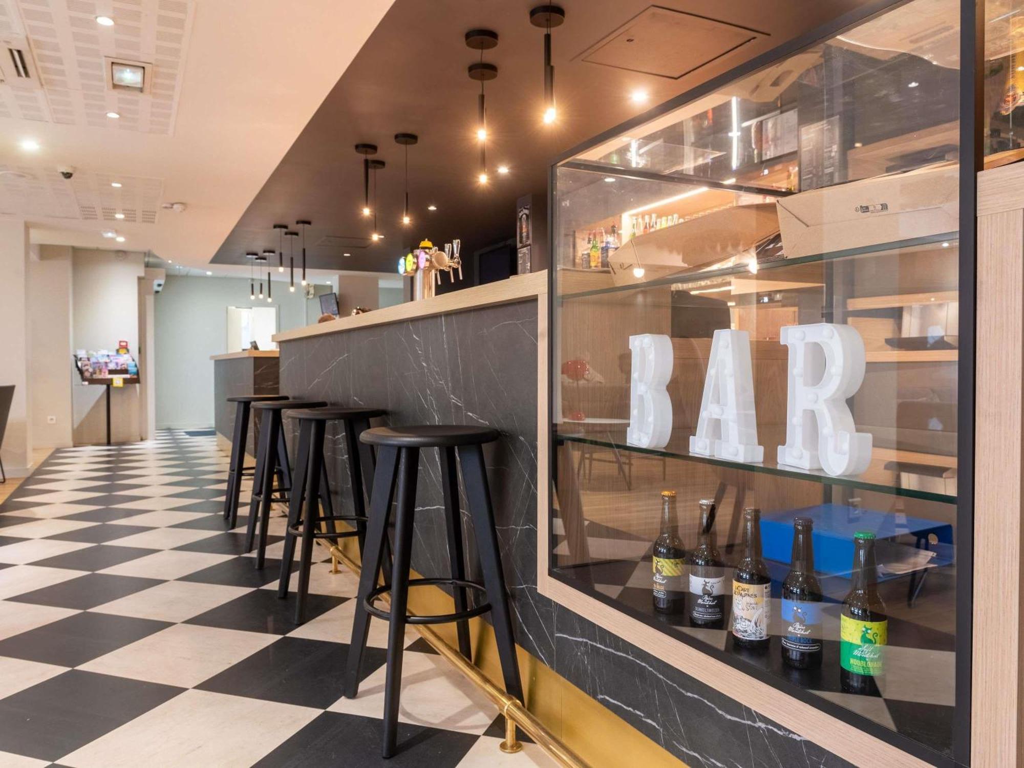 Ibis Lyon Est Bron Hotell Eksteriør bilde